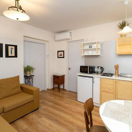Wehost Liberty Square Apartments Tbilisi Bagian luar foto
