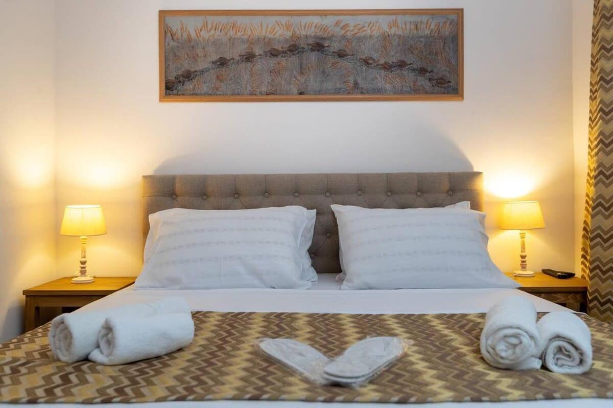 Wehost Liberty Square Apartments Tbilisi Bagian luar foto